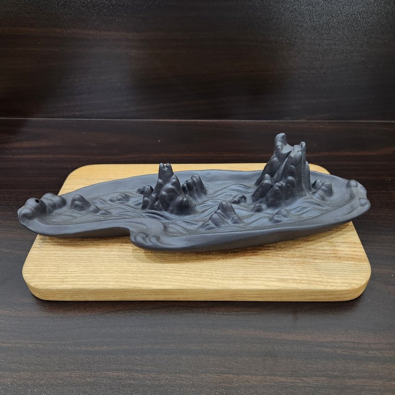 Lư gốm | Thác khói | Màu đen | Thuyền núi phong cảnh