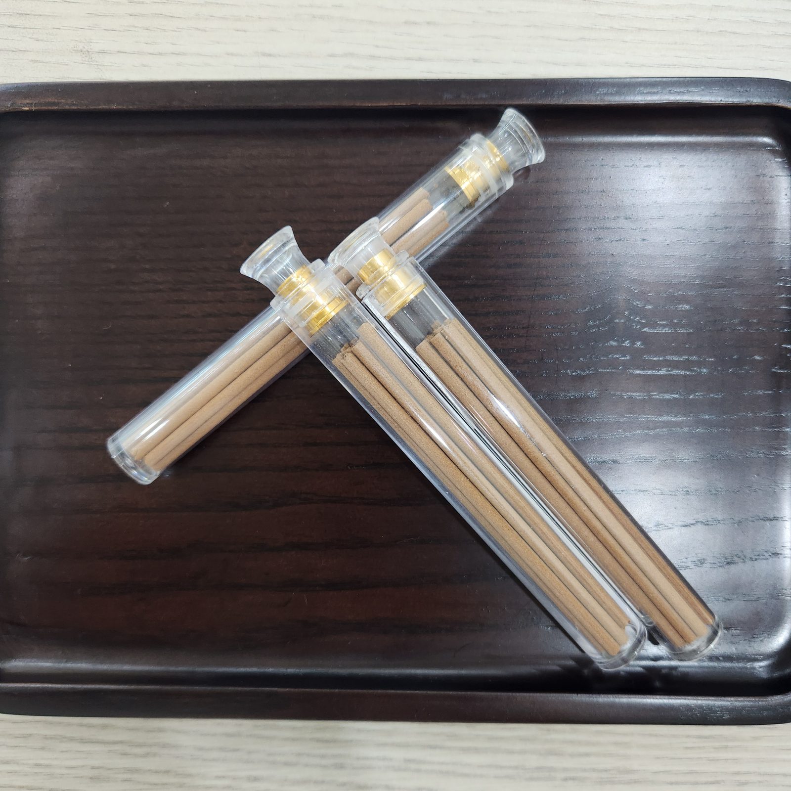 Nhang trầm kh&ocirc;ng tăm Kim Li&ecirc;n 10cm 12 n&eacute;n