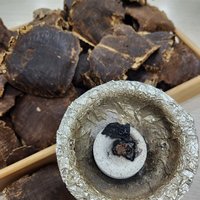 Trầm miếng hàng vườn cao cấp – vân dầu đen, mùi ngọt thuần photo 6