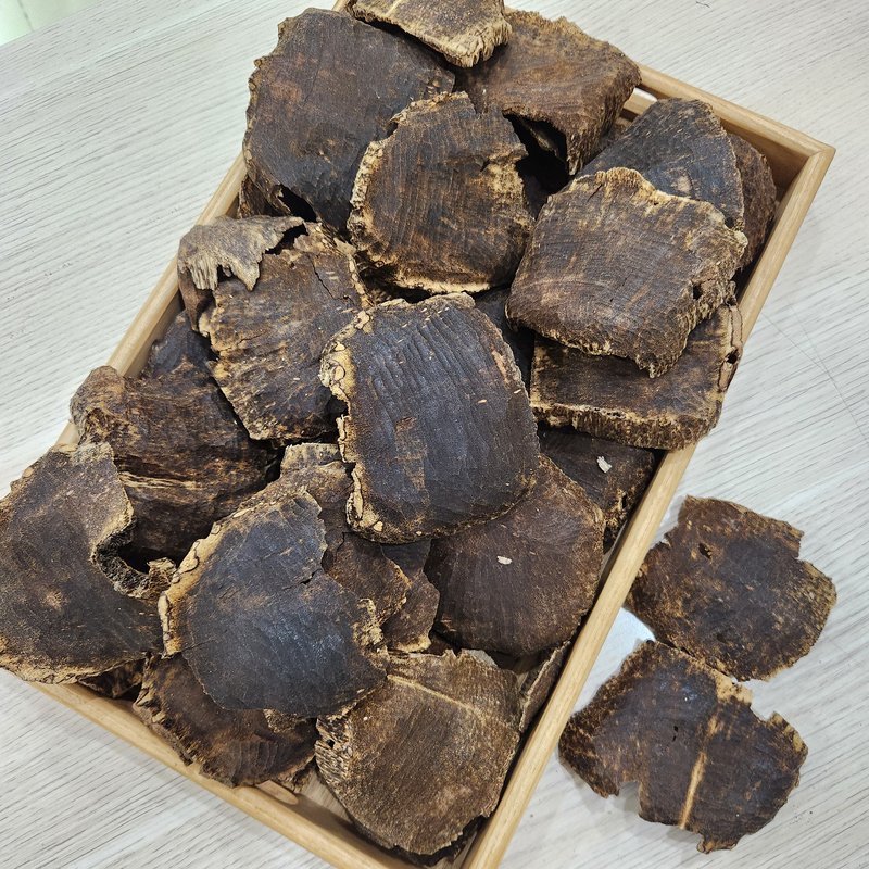 Trầm miếng hàng vườn cao cấp – vân dầu đen, mùi ngọt thuần
