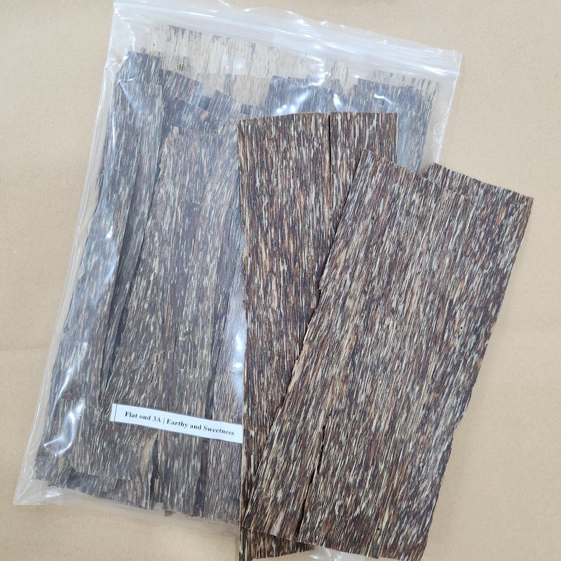 Agarwood | Flat oud 3A | Strong woody | 1 gram