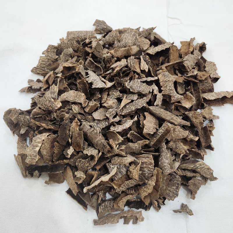 Agarwood | Plantation | Small raw angle oud wood | Woody agarwood ccent 1 gram