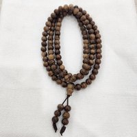 Vòng tay trầm hương 108 hạt 6 mm – trầm hương Việt Nam dạng “banh” từ Tiên Lãnh và Tiên Ngọc, thanh gọn và phù hợp với cổ tay nữ photo 1